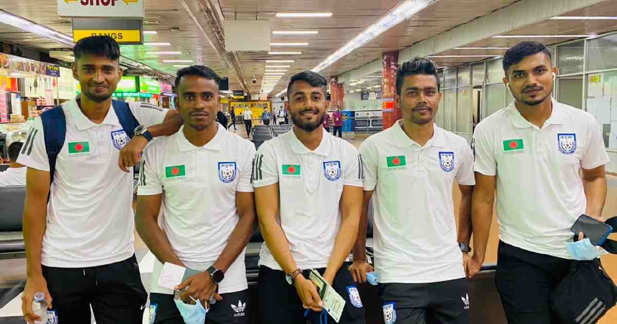Bangladesh football team leave for Qatar